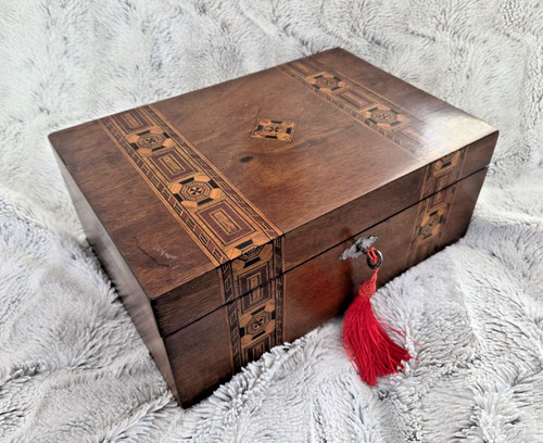 Antique walnut tunbridge - walnut,