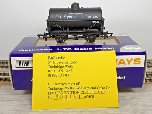 Dapol wheeled tanker gas - 4,