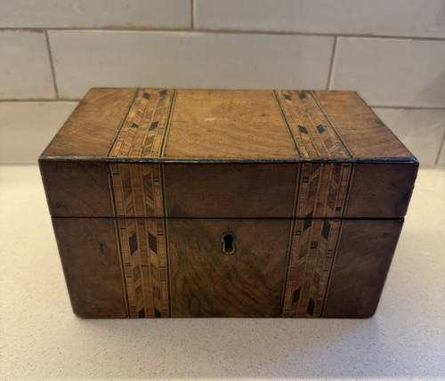 Victorian walnut twin - walnut,